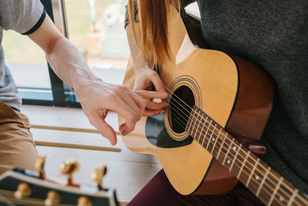 Curso de música sobre violão